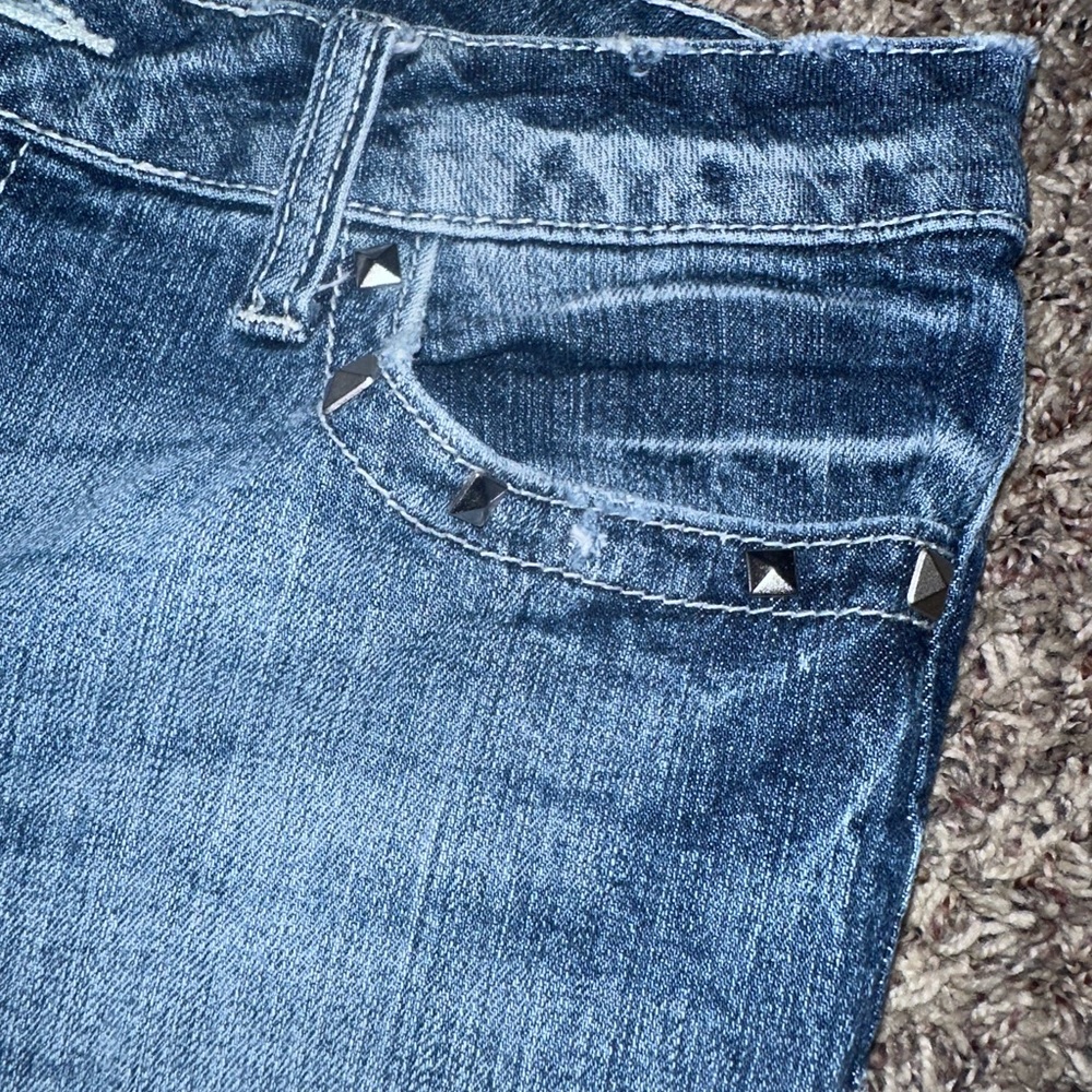 Stylish Blue Distressed Women Jeans - Picture 6 of 7